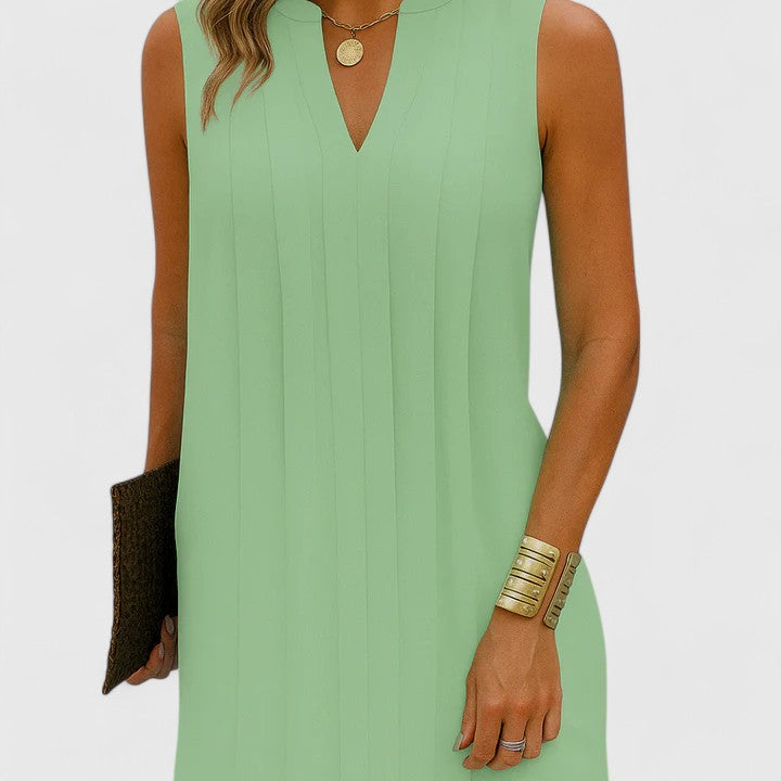 Clarhild | Elegant Flatterende Kjole Med V-Hals